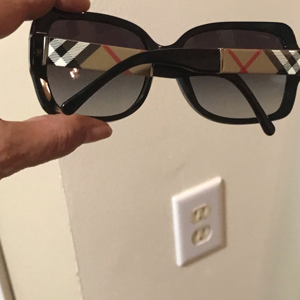 COPY - Burberry sunglasses